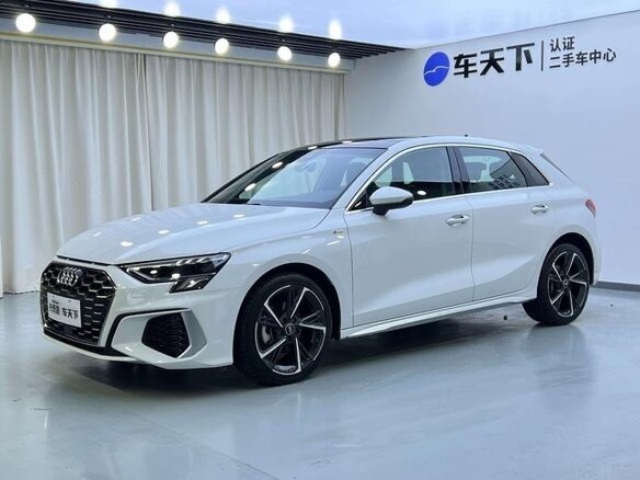 2022 Audi A3 Sportback 35 TFSI IV (8Y), белый, 1850000 рублей - вид 2