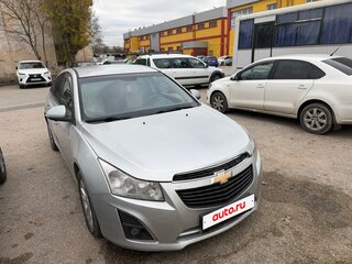 2013 Chevrolet Cruze I Рестайлинг, серебристый, 699000 рублей, вид 2