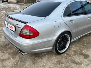 2005 Mercedes-Benz E-Класс 200 III (W211, S211), серебристый, 1700000 рублей, вид 4