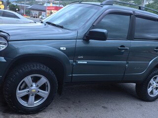 2013 Chevrolet Niva I Рестайлинг, серый, 550000 рублей, вид 3