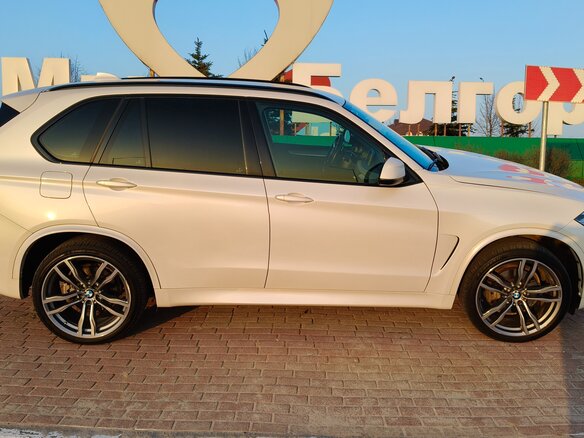 2018 BMW X5 30d III (F15), белый, 4900000 рублей