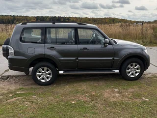 2014 Mitsubishi Pajero IV Рестайлинг 1, серый, 2000000 рублей, вид 3
