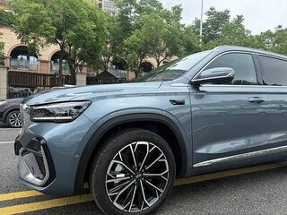 2026 Geely Monjaro (Xingyue L) I Рестайлинг 2 (China Market), серый, 4800000 рублей, вид 4