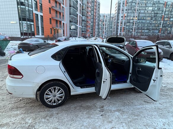 2019 Volkswagen Polo V Рестайлинг, белый, 900000 рублей - вид 9