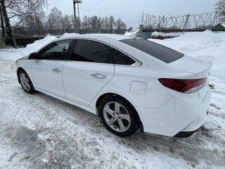 2018 Hyundai Sonata VII (LF) Рестайлинг, белый, 2050000 рублей, вид 4