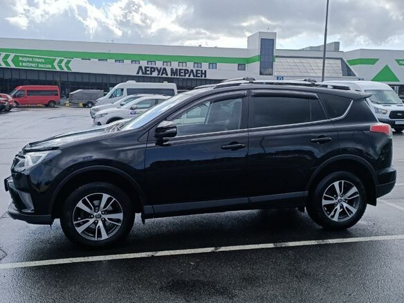 2018 Toyota RAV4 IV (XA40) Рестайлинг, чёрный, 2600000 рублей - вид 1