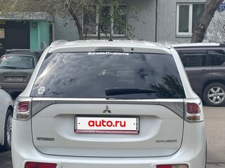 2014 Mitsubishi Outlander III Рестайлинг, белый, 1700000 рублей, вид 5