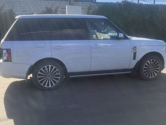 2011 Land Rover Range Rover III Рестайлинг 2, белый, 2000000 рублей - вид 17
