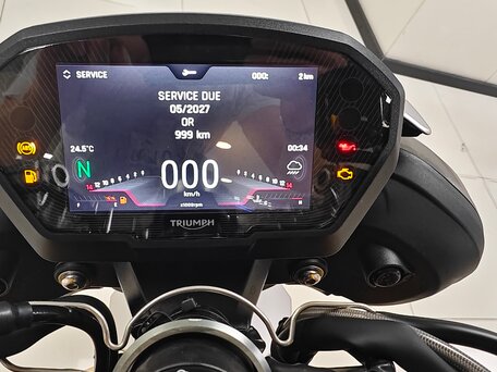 2026 Triumph Street Triple, серый, 1580000 рублей, вид 2