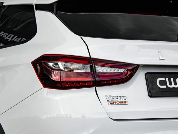 2026 Lada (ВАЗ) Vesta SW Cross I Рестайлинг (NG), белый - вид 24