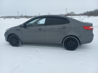 2013 Kia Rio 5-speed III, серый, 685000 рублей, вид 2