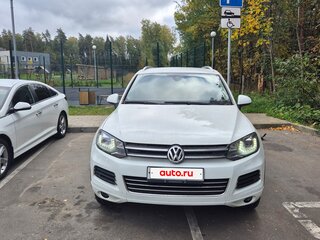 2013 Volkswagen Touareg II, белый, 1900000 рублей, вид 3