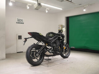 2025 Triumph Street Triple, чёрный, 1120000 рублей, вид 5