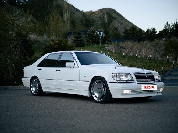 1992 Mercedes-Benz S-Класс 300 III (W140), белый, 2780000 рублей - вид 2