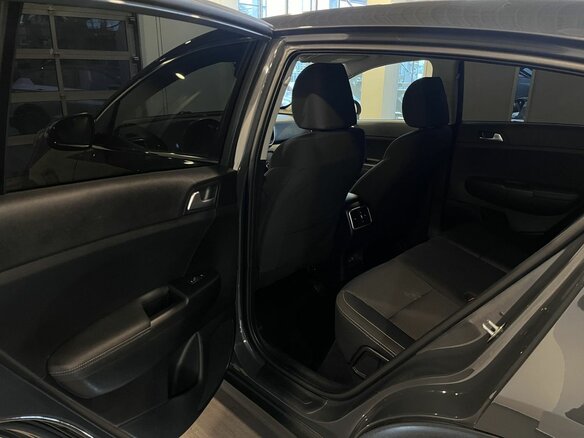 2021 Kia Sportage IV Рестайлинг, серый, 2540000 рублей - вид 23