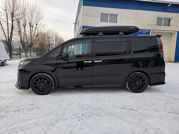 2018 Toyota Noah III (R80) Рестайлинг, чёрный, 2700000 рублей - вид 13