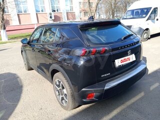 2020 Peugeot 2008 II, чёрный, 1350853 рублей, вид 3