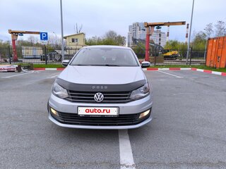2016 Volkswagen Polo V Рестайлинг, серебристый, 990000 рублей, вид 2