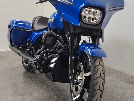 2024 Harley-Davidson Street Glide, синий, 2899000 рублей, вид 3