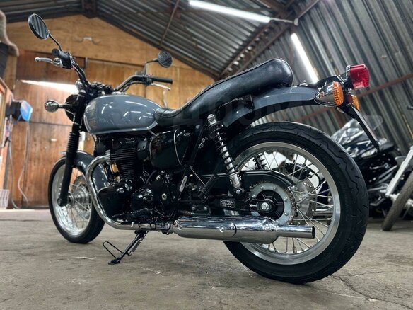 2022 Kawasaki W 800, серый, 850000 рублей - вид 5