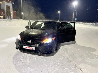 2022 Toyota Camry US Market VIII (XV70) Рестайлинг, чёрный, 21000000 рублей, вид 2