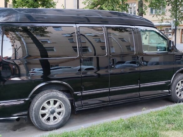 2011 Chevrolet Express II, чёрный, 3850000 рублей - вид 1