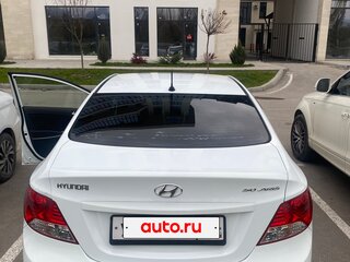2013 Hyundai Solaris I, белый, 737000 рублей, вид 4