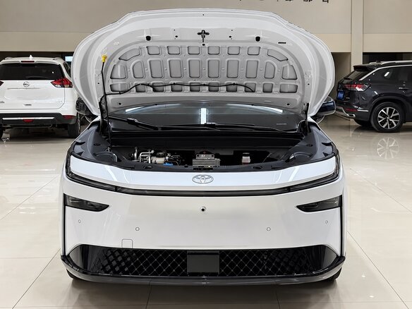 2026 Toyota bZ3X 58.3 kWh, белый, 2750002 рублей - вид 6
