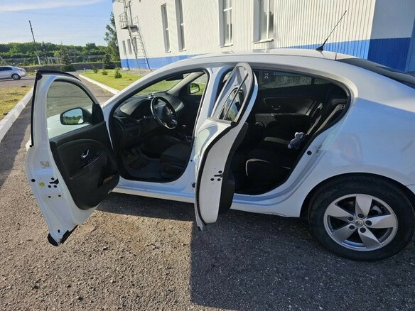 2012 Renault Fluence I, белый, 660000 рублей - вид 6