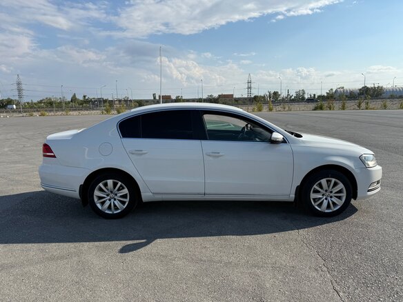 2011 Volkswagen Passat B7, белый, 850000 рублей - вид 2