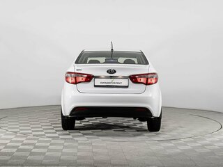 2014 Kia Rio 5-speed III, белый, 850000 рублей, вид 4
