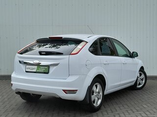 2008 Ford Focus II Рестайлинг, белый, 699000 рублей, вид 4
