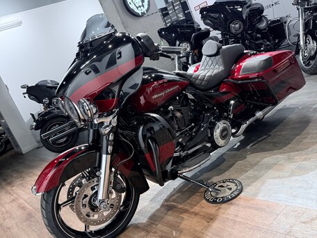 2017 Harley-Davidson CVO Street Glide, чёрный, 2299000 рублей, вид 4