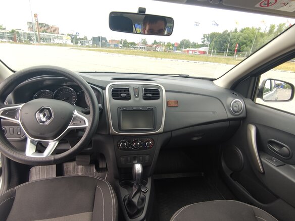 2022 Renault Logan Stepway II Рестайлинг, серебристый, 1350000 рублей - вид 9