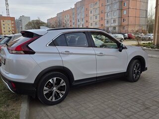 2021 Mitsubishi Eclipse Cross I Рестайлинг, белый, 2400000 рублей, вид 4