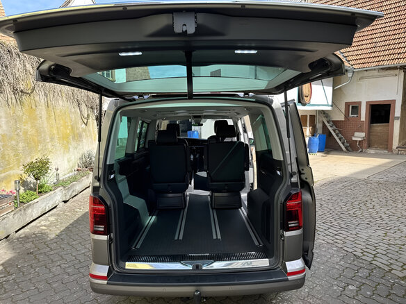 2023 Volkswagen Multivan T6 Рестайлинг, серебристый, 5540000 рублей - вид 5