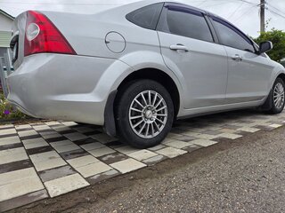 2011 Ford Focus II Рестайлинг, серебристый, 620000 рублей, вид 4