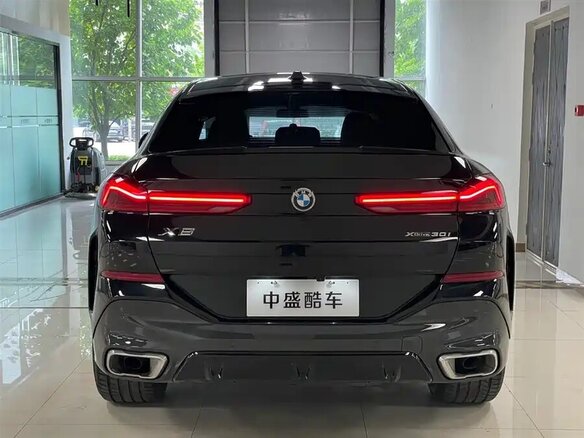 2023 BMW X6 30i III (G06) Рестайлинг, чёрный, 7816000 рублей - вид 3