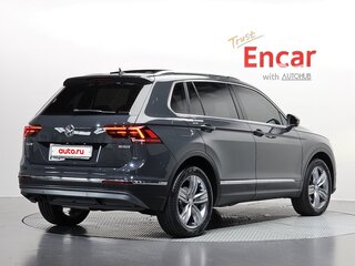 2018 Volkswagen Tiguan II, серый, 2025000 рублей, вид 2