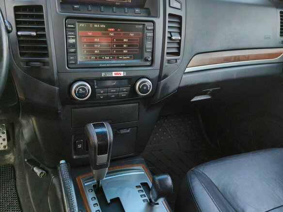 2008 Mitsubishi Pajero IV, белый - вид 10