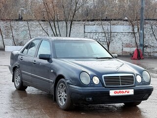1998 Mercedes-Benz E-Класс 320 II (W210, S210), зелёный, 380000 рублей, вид 5