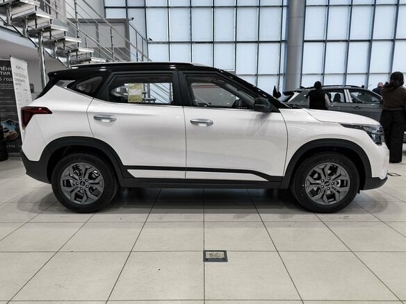 2026 Kia Seltos I Рестайлинг, белый, 2850000 рублей - вид 3