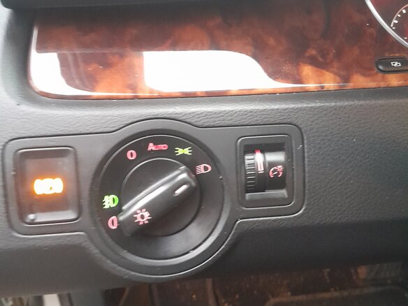 2010 Volkswagen Passat B6, серебристый, 750000 рублей - вид 10