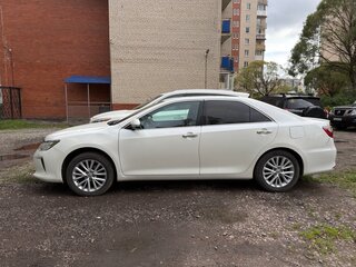 2015 Toyota Camry VII (XV50) Рестайлинг, белый, 1900000 рублей, вид 4