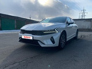 2021 Kia K5 III, белый, 2999000 рублей, вид 1