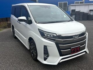 2020 Toyota Noah III (R80) Рестайлинг, белый, 2163000 рублей, вид 2