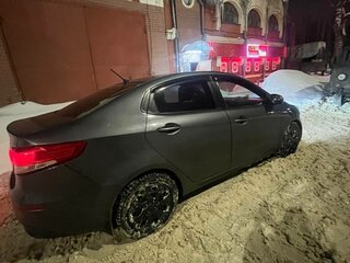 2015 Kia Rio III Рестайлинг, серый, 580000 рублей, вид 4