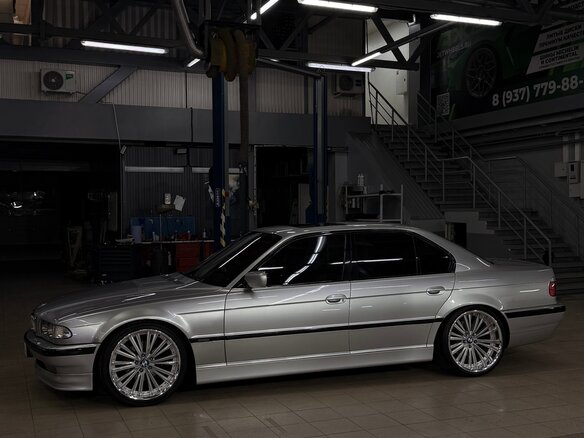 1999 BMW 7 серии 735i III (E38) Рестайлинг, серебристый, 1400000 рублей - вид 25