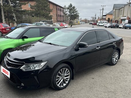 2015 Toyota Camry VII (XV50) Рестайлинг, чёрный, 1650000 рублей, вид 2