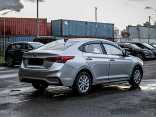 2017 Hyundai Solaris II, серебристый, 1065000 рублей, вид 2
